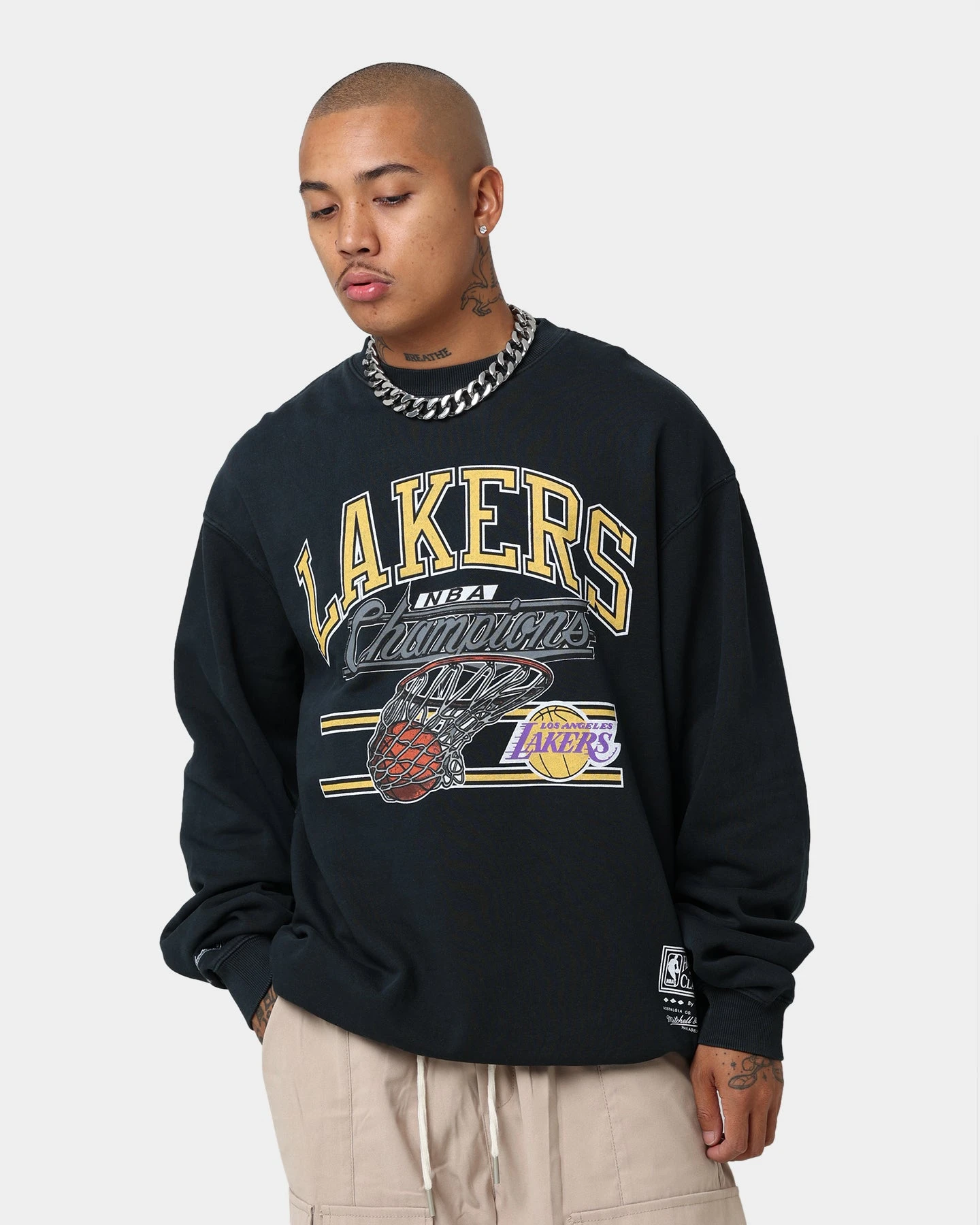 Mitchell & Ness Los Angeles Lakers Hoop Crew Crewneck Faded Black 3 Mitchell & Ness Los Angeles Lakers Hoop Crew Crewneck Faded Black