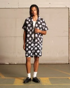 Saint Morta Vintage Rose Short Sleeve Shirt Black -Champioe Style 02044600 YB001 mens 0070 c3fe36b1 cbb9 4ecb 9904 0cda265c5f70