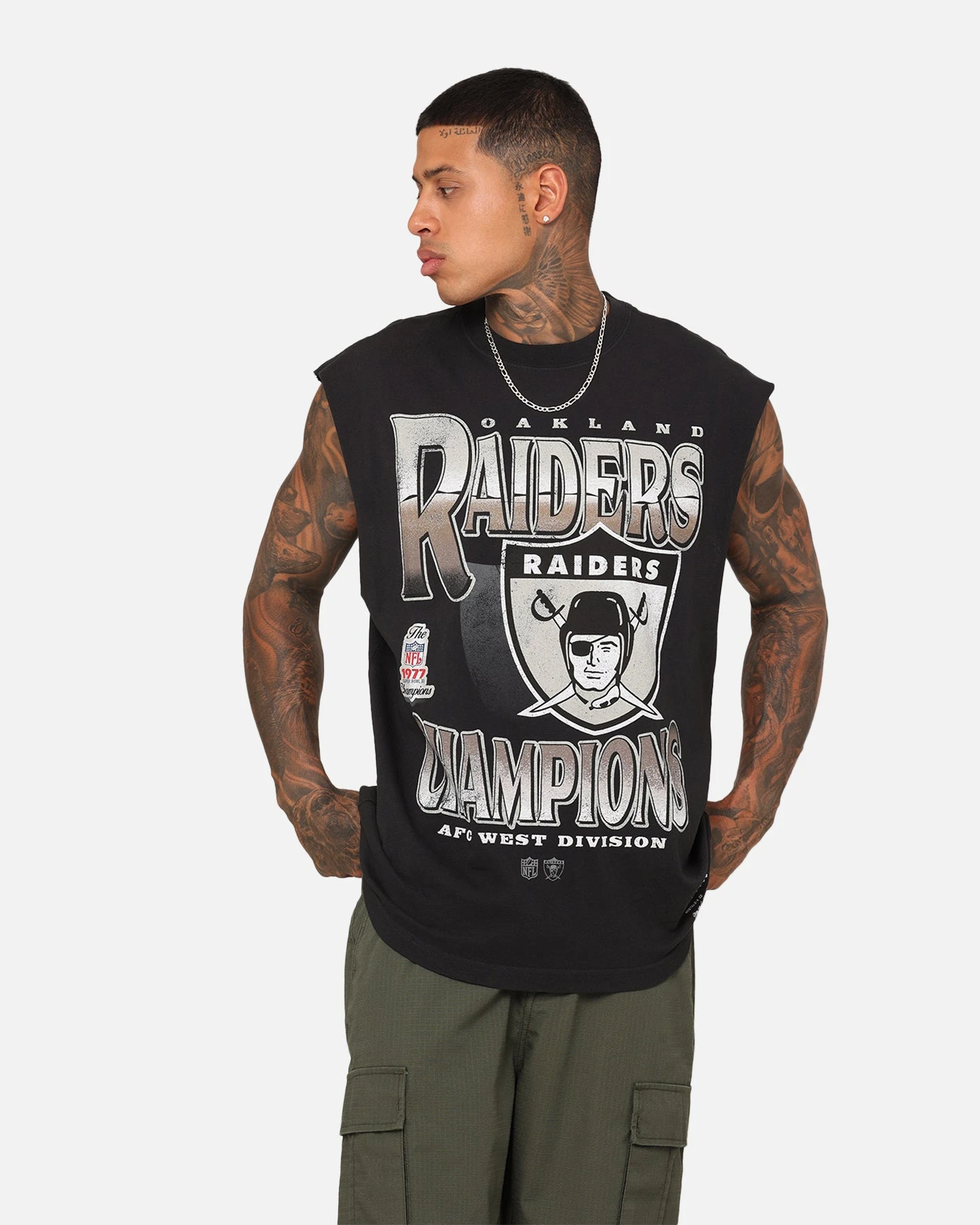 Mitchell & Ness Oakland Raiders Vintage Muscle T-Shirt Faded Black 3 Mitchell & Ness Oakland Raiders Vintage Muscle T-Shirt Faded Black