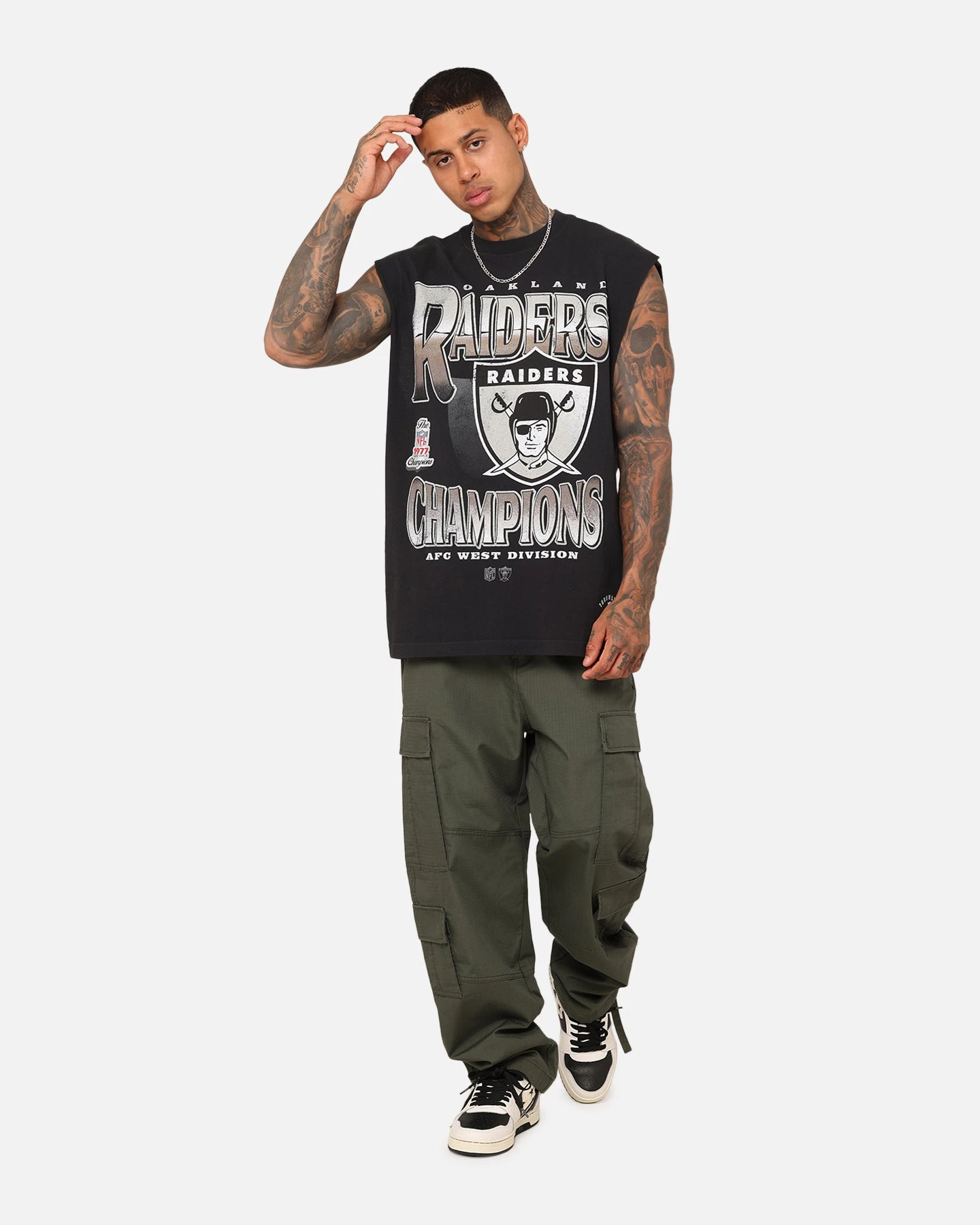 Mitchell & Ness Oakland Raiders Vintage Muscle T-Shirt Faded Black 4 Mitchell & Ness Oakland Raiders Vintage Muscle T-Shirt Faded Black - Image 2
