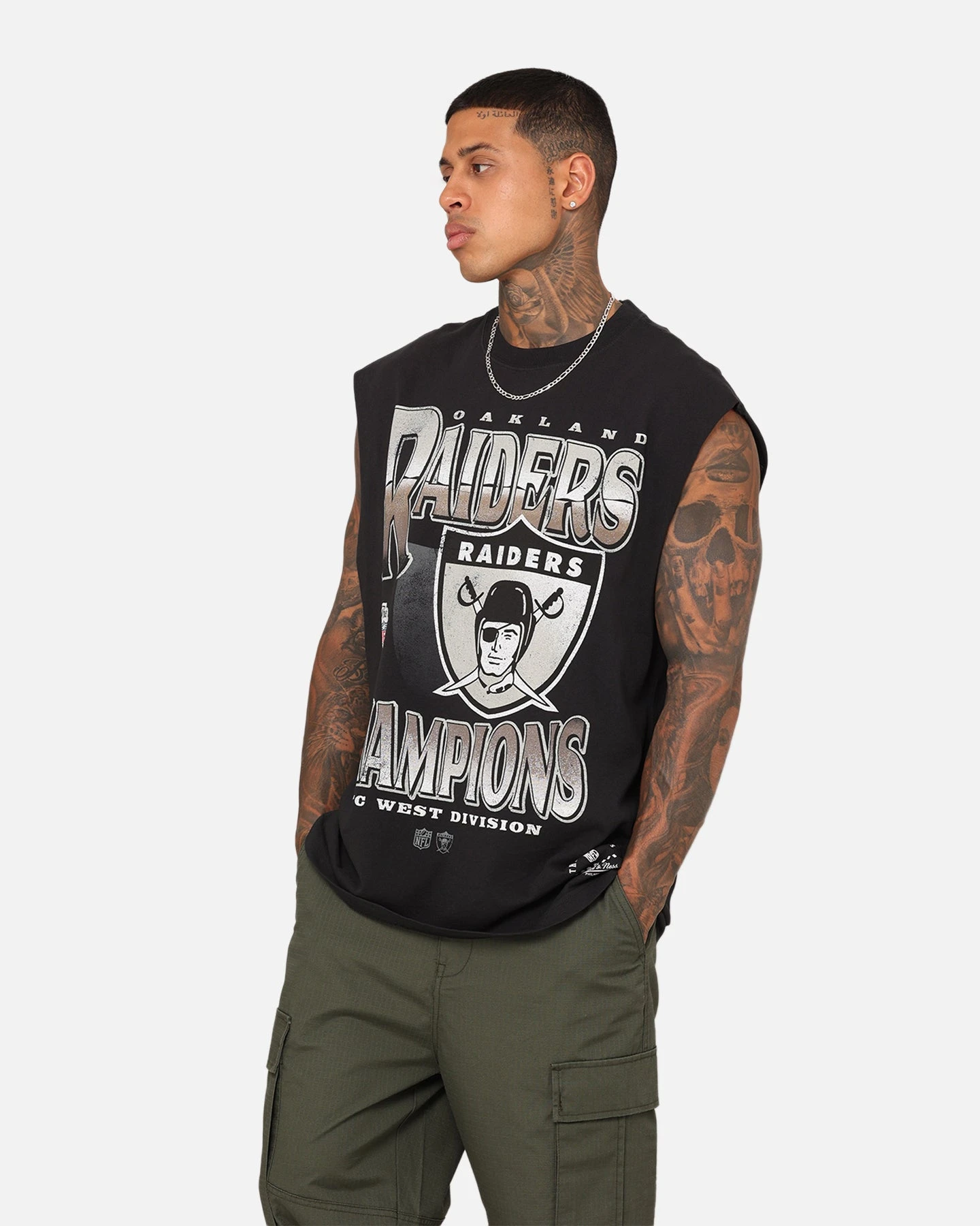 Mitchell & Ness Oakland Raiders Vintage Muscle T-Shirt Faded Black 8 Mitchell & Ness Oakland Raiders Vintage Muscle T-Shirt Faded Black - Image 6