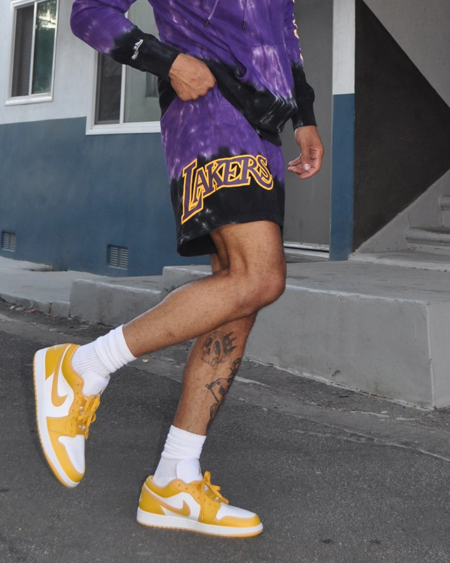 Mitchell & Ness Los Angeles Lakers Tie Dye Terry Short Purple 3 Mitchell & Ness Los Angeles Lakers Tie Dye Terry Short Purple