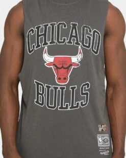 Mitchell & Ness Chicago Bulls Vintage Crest Logo Muscle Black -Champioe Style 9353380226692 mens 0050